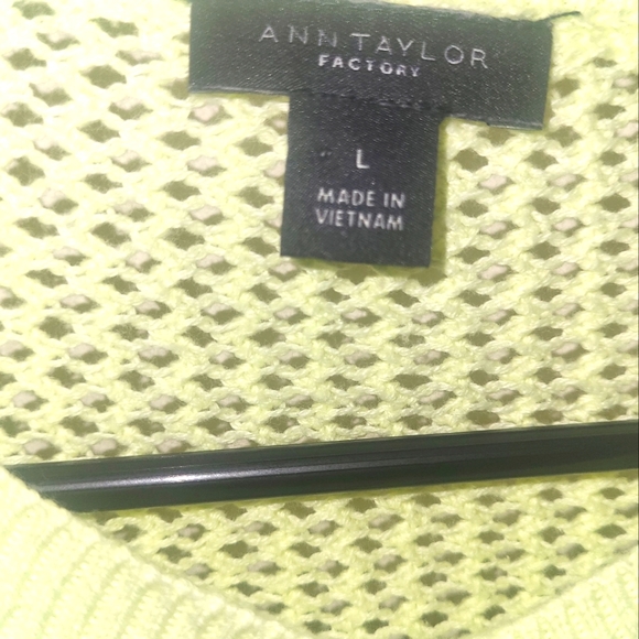 Ann Taylor - Picture 4 of 5